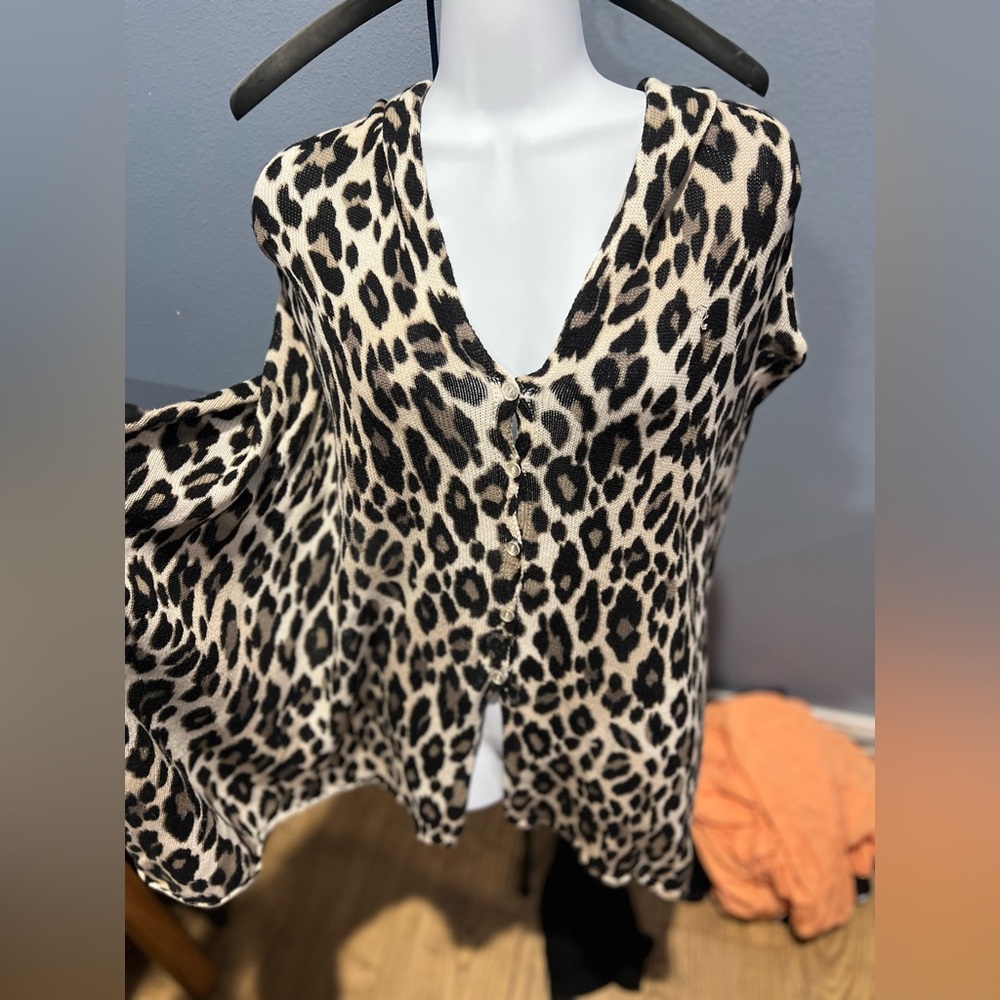 Leopard Shaw